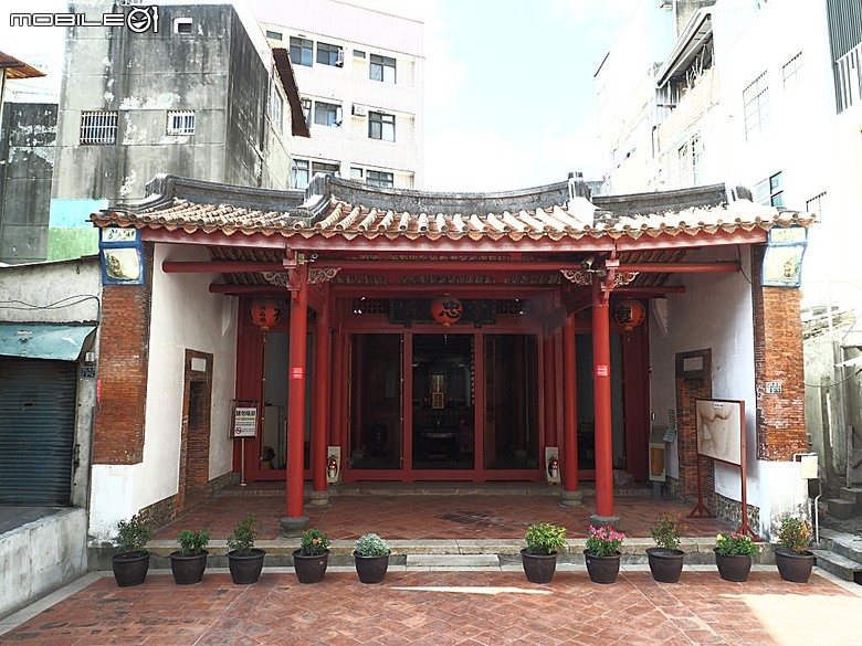 彰化 彰邑聖王廟(威惠宮)、大西門福德祠、彰邑關帝廟、彰邑慶安宮、懷忠祠、曇花佛堂、梨春園曲館 — 彰化市區古蹟探訪之一