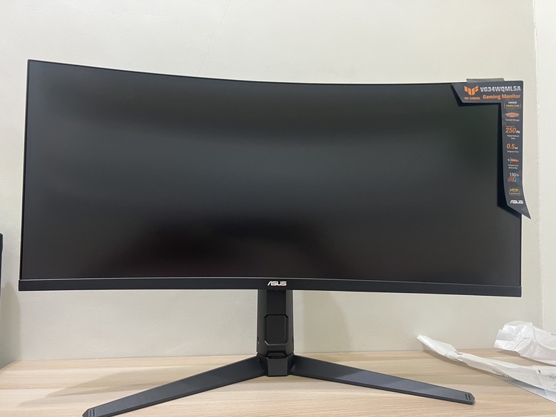 [輕開箱] TUF VG34WQ 34吋可調高低電競螢幕