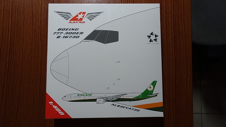 【開箱】1/400 金屬客機模型