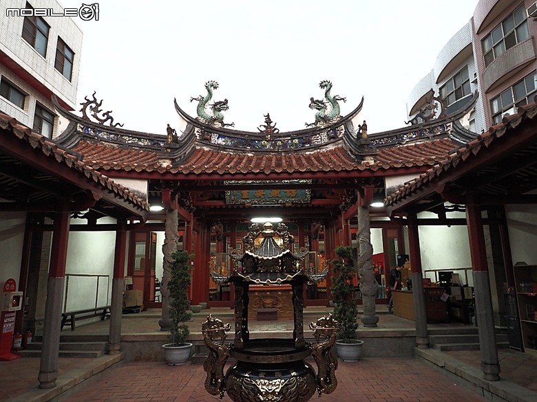 彰化 彰邑聖王廟(威惠宮)、大西門福德祠、彰邑關帝廟、彰邑慶安宮、懷忠祠、曇花佛堂、梨春園曲館 — 彰化市區古蹟探訪之一