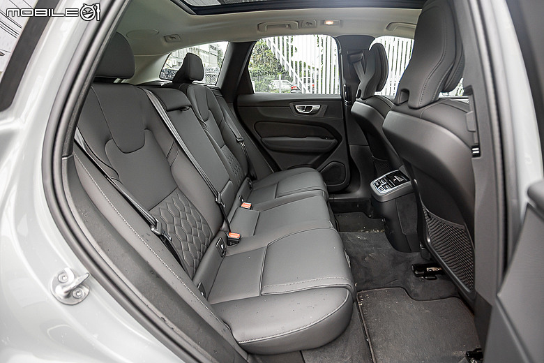 Volvo 小改款 XC60 B5 試駕｜保留核心優勢，高級感再強化！
