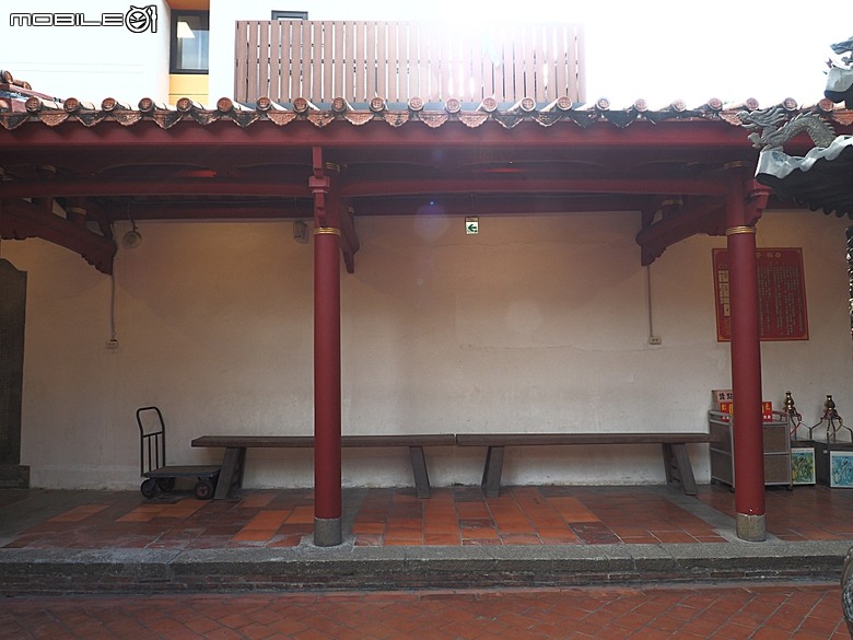 彰化 彰邑聖王廟(威惠宮)、大西門福德祠、彰邑關帝廟、彰邑慶安宮、懷忠祠、曇花佛堂、梨春園曲館 — 彰化市區古蹟探訪之一