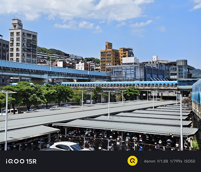 iQOO 15R 評測報告｜不僅電競效能突出、更有 29H 超長續航力！