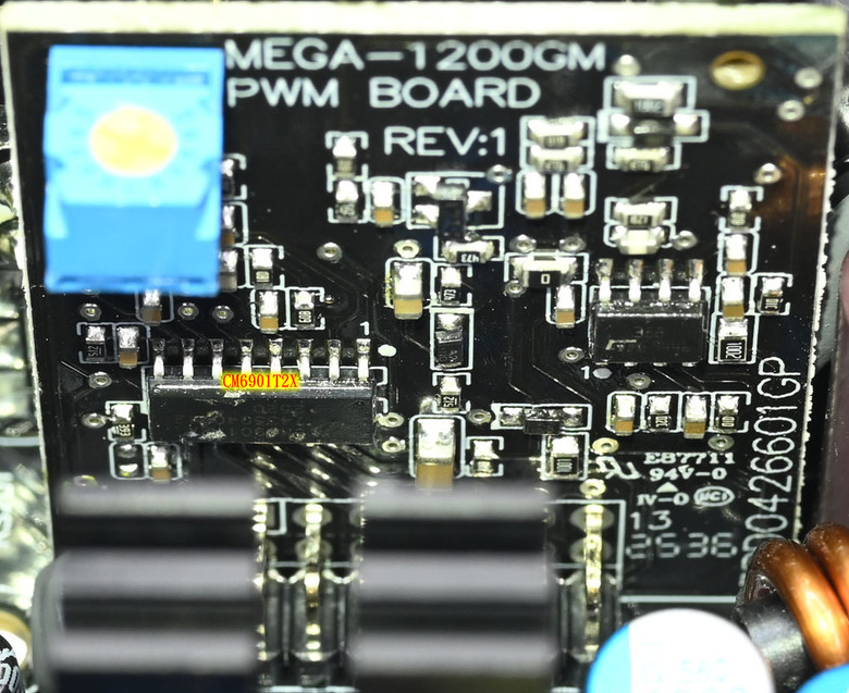 點我看大圖 FSP MEGA GM 1200W金牌全模組電源開箱