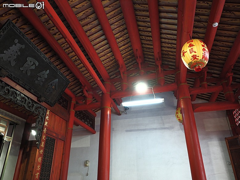 彰化 彰邑聖王廟(威惠宮)、大西門福德祠、彰邑關帝廟、彰邑慶安宮、懷忠祠、曇花佛堂、梨春園曲館 — 彰化市區古蹟探訪之一