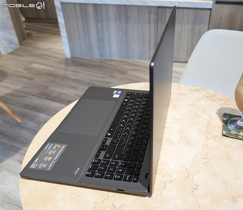 微開箱 S3607AA Core Ultra 5 325 咖啡廳偷閒一下