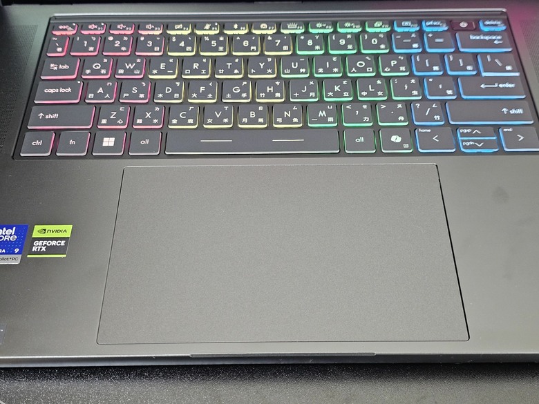 2026 MSI Stealth 16 AI+ 簡單開箱