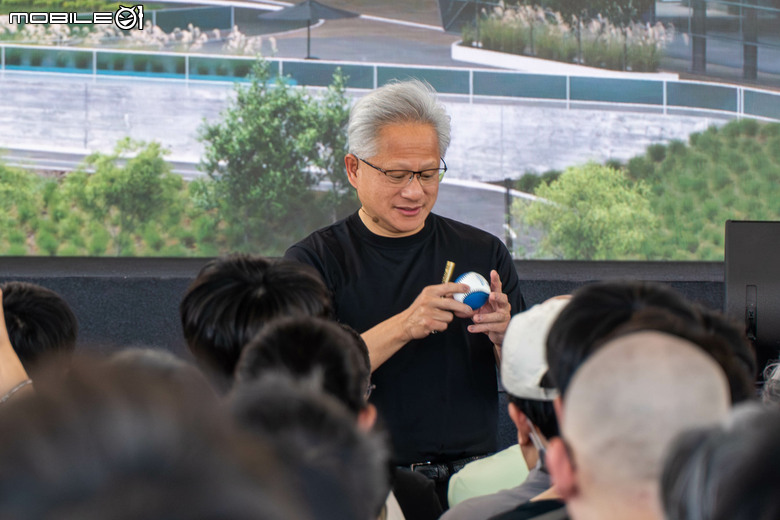【採訪】NVIDIA 台灣員工大會 黃仁勳宣布 Constellation 台灣總部 2030 落成啟用 現場更回答員工 AI 工作焦慮提問