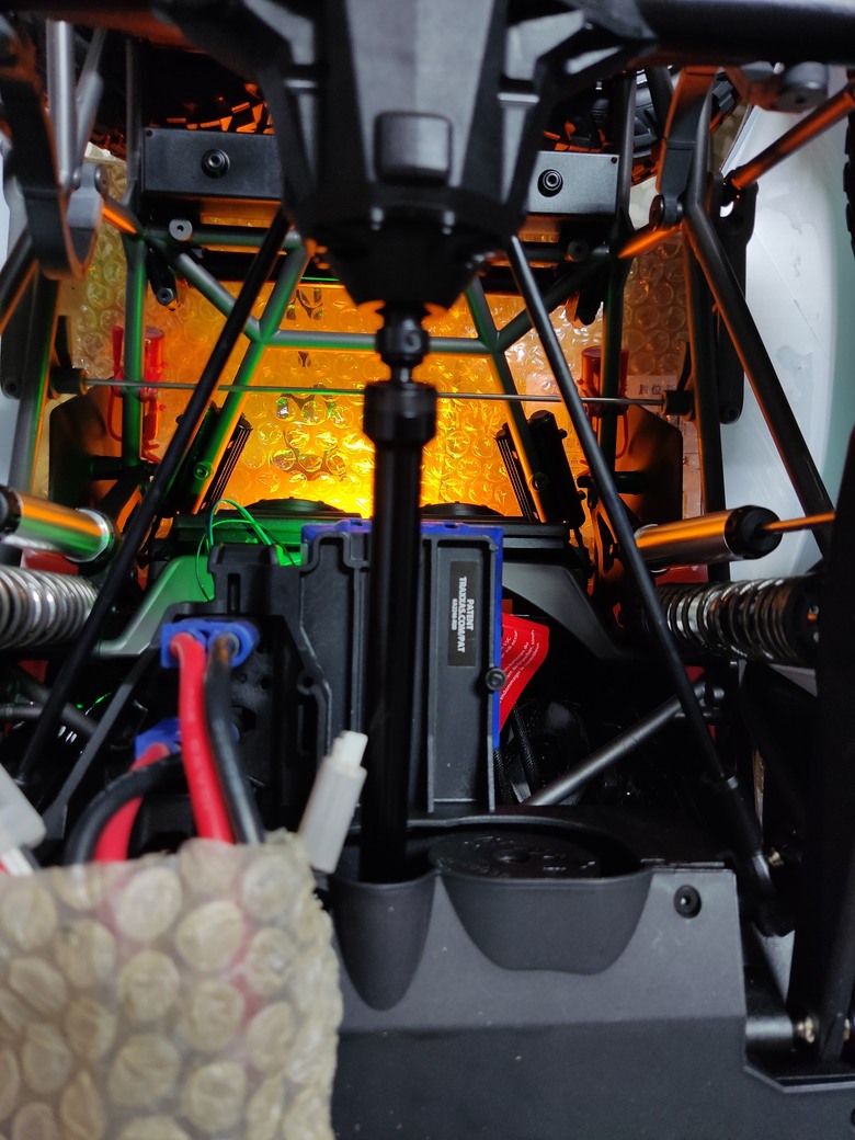 Traxxas 1/7 UDR 開箱