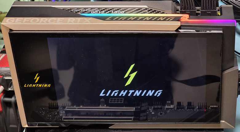 動爪玩MSI GEFORCE RTX 5090 32G LIGHTNING Z