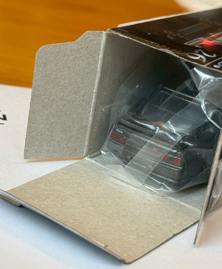 意外抱回「東瀛戰神」！Tomica Nissan GT-R BNR32 盒玩分享