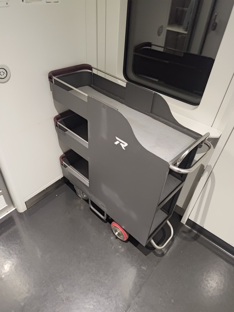 餐飲與物流用工作推車品牌與耐用度請教