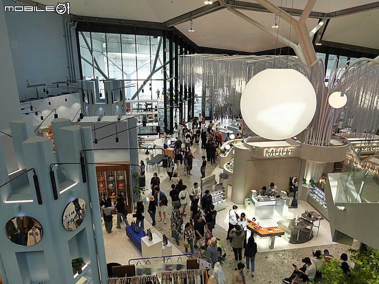 哈瑪星鐵道園區、舊打狗驛故事館、高雄港車站北號誌樓、鐵道園區天空雲台、金馬賓館當代美術館、打狗水道量水器室,附掛2026高雄冬日遊樂園紀實 — 冬日高雄港濱散策 哈瑪星鐵道園區篇