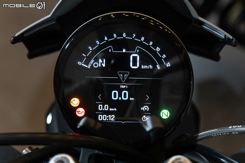 2026 Triumph Trident 800 發表試駕｜建議售價：499,000元，動力大提升扭力超有感！