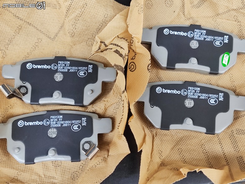點我看大圖 12.7萬公里的奇蹟!油電 Altis 換裝 後 來令片 Brembo 陶瓷紅皮,找回全車下沉的穩定感(內有 2/3 厚度震撼照)