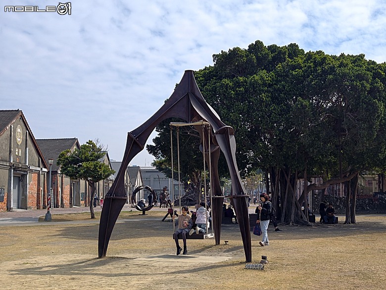 哈瑪星鐵道園區、舊打狗驛故事館、高雄港車站北號誌樓、鐵道園區天空雲台、金馬賓館當代美術館、打狗水道量水器室,附掛2026高雄冬日遊樂園紀實 — 冬日高雄港濱散策 哈瑪星鐵道園區篇