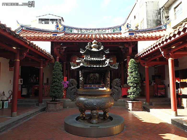 彰化 彰邑聖王廟(威惠宮)、大西門福德祠、彰邑關帝廟、彰邑慶安宮、懷忠祠、曇花佛堂、梨春園曲館 — 彰化市區古蹟探訪之一