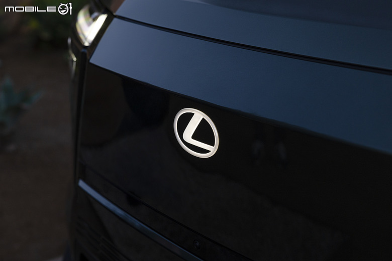 【海外新訊】Lexus發表全新三排座純電休旅「TZ」，96度大電池、第二排頭等艙座椅入列！