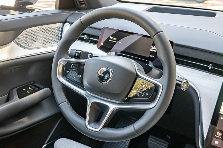 Volvo EX90 美國試駕報導｜承先啟後、引領未來的七座電動休旅！