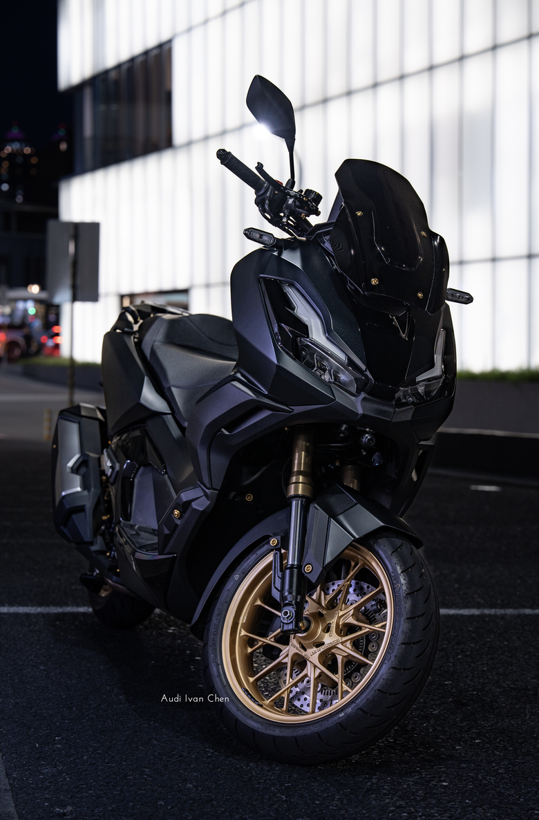 ADV350 改裝心得|Andreani 前叉+Öhlins 後避震全面升級
