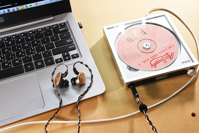 點我看大圖 FIIO DM15 R2R 藍牙 Hi-Fi CD 隨身播放機~是CD播放機,也是自然音色的USB R2R DAC