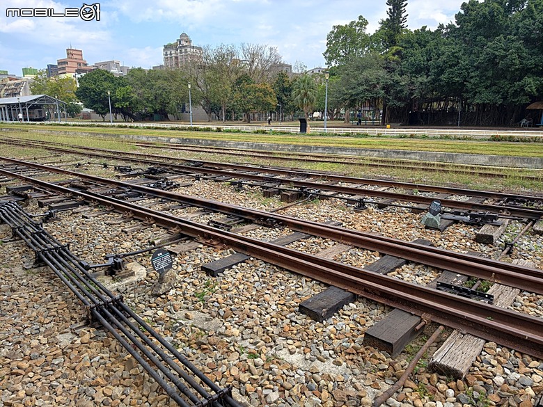 哈瑪星鐵道園區、舊打狗驛故事館、高雄港車站北號誌樓、鐵道園區天空雲台、金馬賓館當代美術館、打狗水道量水器室,附掛2026高雄冬日遊樂園紀實 — 冬日高雄港濱散策 哈瑪星鐵道園區篇
