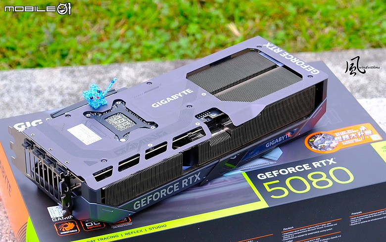 GIGABYTE 5080 GAMING OC搭載9800X3D實測DLSS 4.5遊戲與AI效能