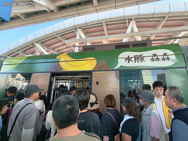 哈瑪星鐵道園區、舊打狗驛故事館、高雄港車站北號誌樓、鐵道園區天空雲台、金馬賓館當代美術館、打狗水道量水器室,附掛2026高雄冬日遊樂園紀實 — 冬日高雄港濱散策 哈瑪星鐵道園區篇