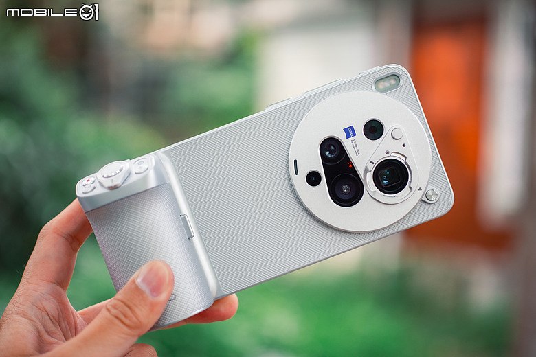 vivo X300 Ultra 評測報告｜不僅效能封頂、更是影像超旗艦！