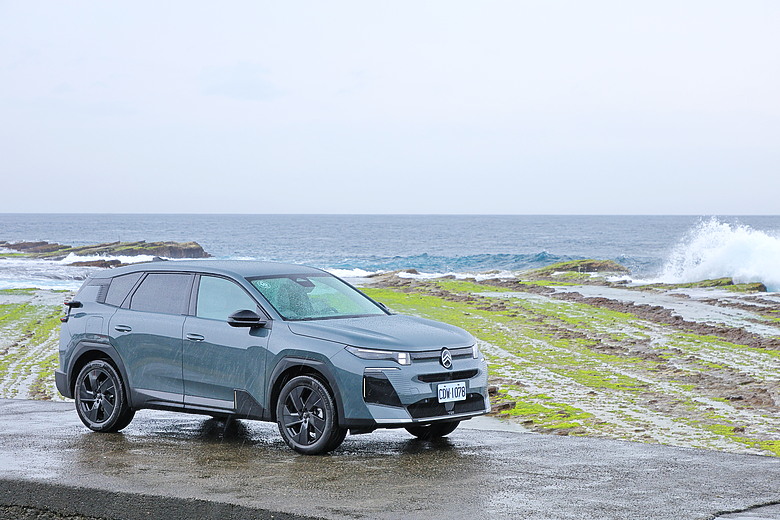 (映像分享) 享受雨中漫步舞曲feat. CITROËN C5 AIRCROSS