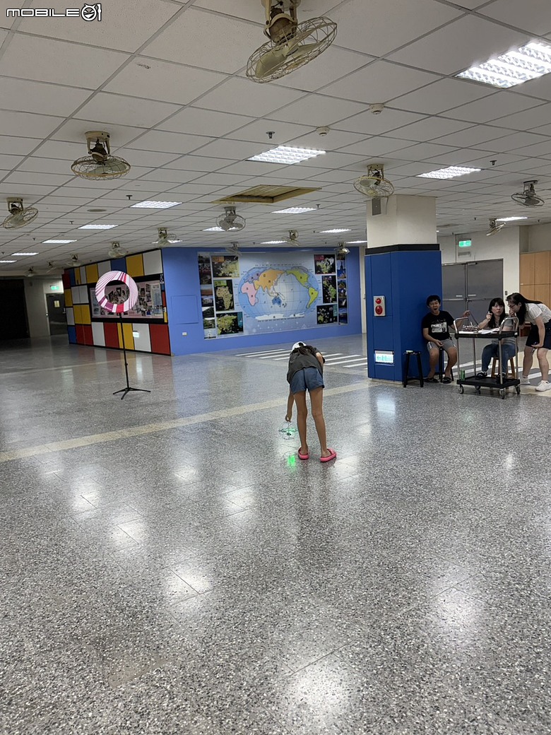 小學生也能玩無人機足球？ 球機組裝、初測心得與家長觀察全紀錄