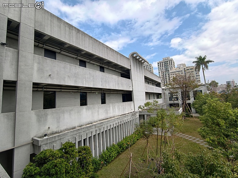 哈瑪星鐵道園區、舊打狗驛故事館、高雄港車站北號誌樓、鐵道園區天空雲台、金馬賓館當代美術館、打狗水道量水器室,附掛2026高雄冬日遊樂園紀實 — 冬日高雄港濱散策 哈瑪星鐵道園區篇