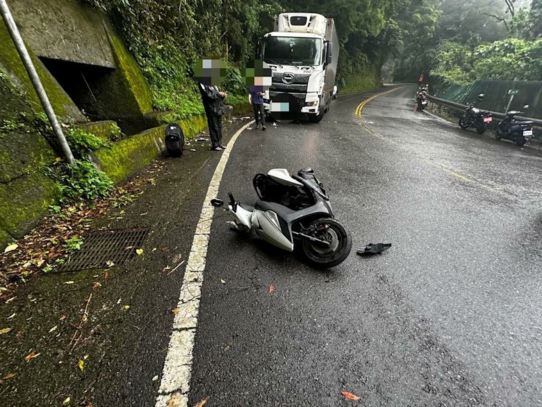 北宜公路，過彎摔車，對撞卡車，騎士不治