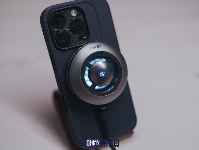 手機散熱器開箱！ AUKEY小冰充G10A 這款支援邊降溫+邊充電