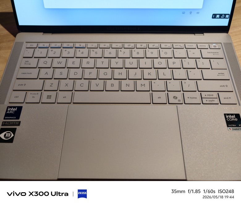 Expertbook Ultra 358H \ 32G \ 1T SSD 開箱