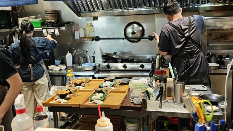 北海岸一日遊 - 金山享魚路午餐 / 金山老街閒逛 / 陽明山天籟飯店泡溫泉 / 老梅綠石槽觀景