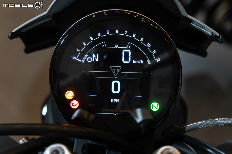 2026 Triumph Trident 800 發表試駕｜建議售價：499,000元，動力大提升扭力超有感！