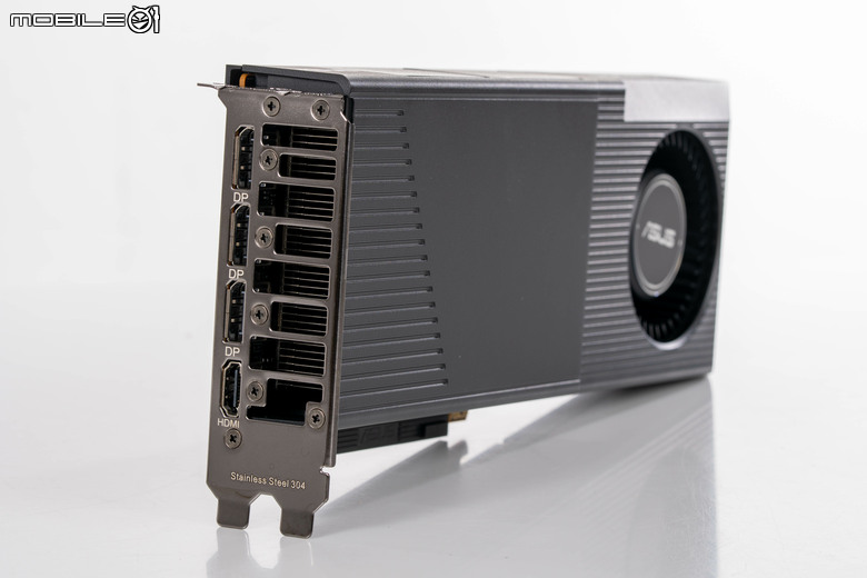 華碩 TURBO Radeon AI PRO R9700 32GB 繪圖卡開箱實測 以大容量記憶體提供更多 AI 應用執行空間