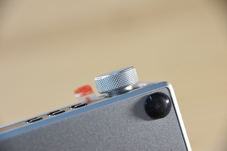 點我看大圖 FIIO DM15 R2R 藍牙 Hi-Fi CD 隨身播放機~是CD播放機,也是自然音色的USB R2R DAC