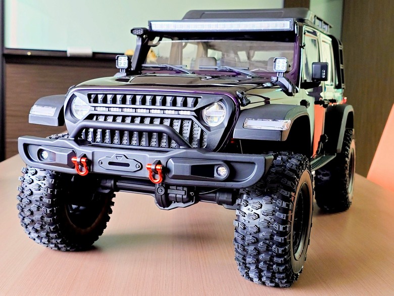 【開箱+改裝】Rlaarlo mk07v2 Jeep Wrangler 式樣 1/7 攀岩遙控車 開箱 + 持續改裝歷程