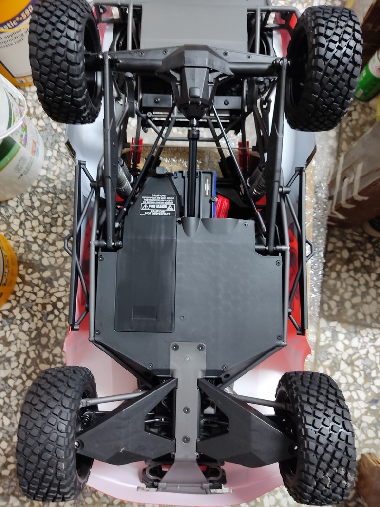 Traxxas 1/7 UDR 開箱