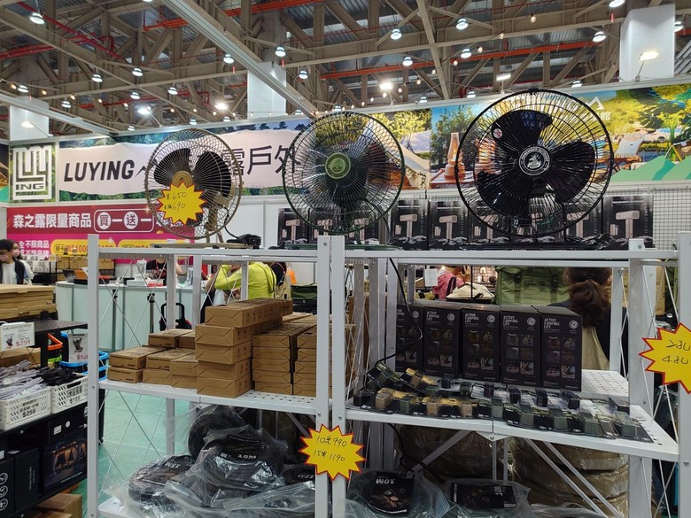 【分享】為了車宿衝台中戶外展！卻在3D Mats配件區大翻車