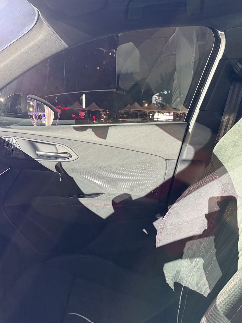 點我看大圖 摸到新奧迪Q3實車後心得