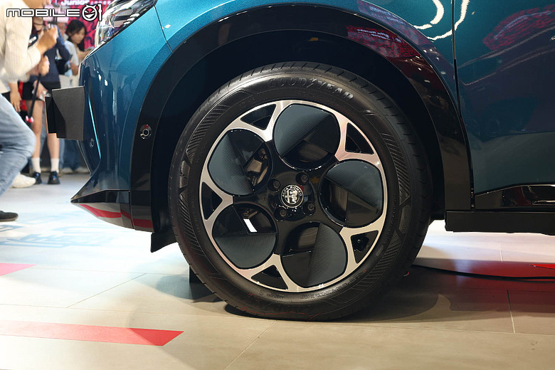 【採訪】Alfa Romeo Junior 正式發表,純電、油電雙動力建議售價139.8萬元起!