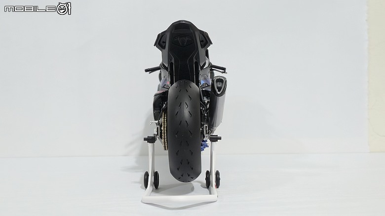 點我看大圖 🔧【模型新手也能輕鬆組 Part5】🏍️ 1/9 MENG MT-009S 1/9 BMW M1000RR 悅色版