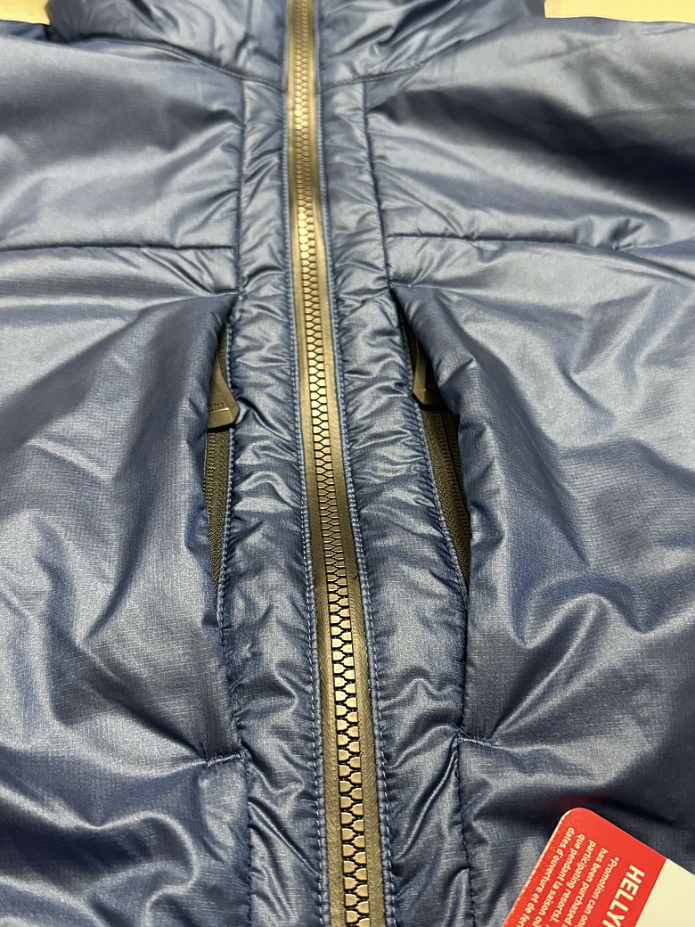 【簡單開箱】Helly Hansen Graphene 外套