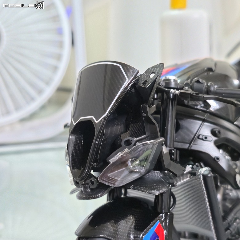 點我看大圖 🔧【模型新手也能輕鬆組 Part5】🏍️ 1/9 MENG MT-009S 1/9 BMW M1000RR 悅色版