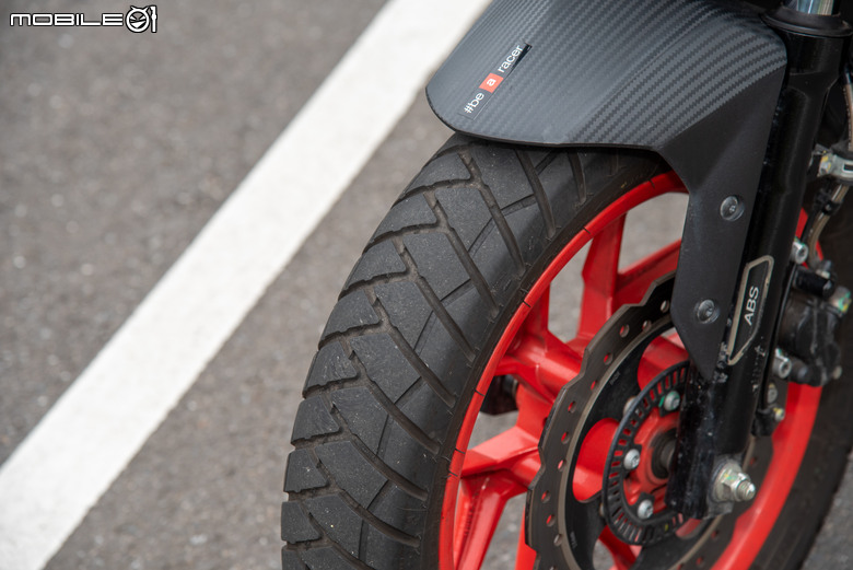 Aprilia SR-GT試駕報告｜沒踏板但很好玩！歐系速克達老車新試！