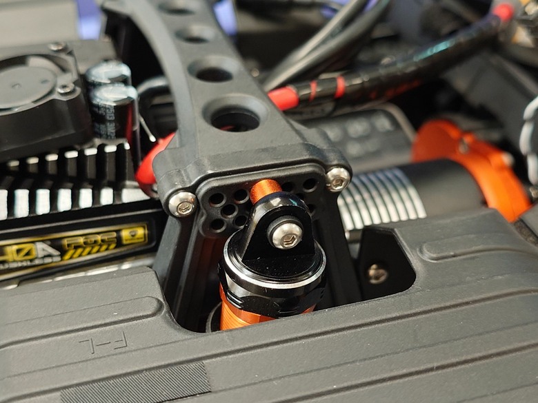 【開箱+改裝】Rlaarlo mk07v2 Jeep Wrangler 式樣 1/7 攀岩遙控車 開箱 + 持續改裝歷程