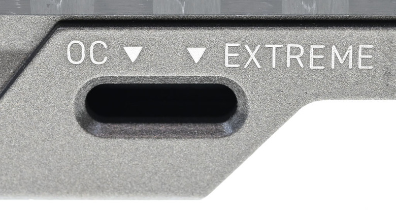 動爪玩MSI GEFORCE RTX 5090 32G LIGHTNING Z